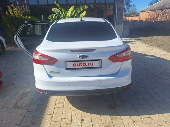 2014 Ford Focus III, белый, 1050000 рублей - вид 2