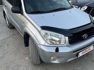 2004 Toyota RAV4 II (XA20) Рестайлинг, серебристый, 1200000 рублей, вид 1