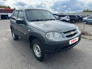 2017 Chevrolet Niva I Рестайлинг, серый, 775000 рублей, вид 2
