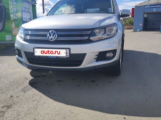 2013 Volkswagen Tiguan I Рестайлинг, серебристый, 1499999 рублей, вид 1