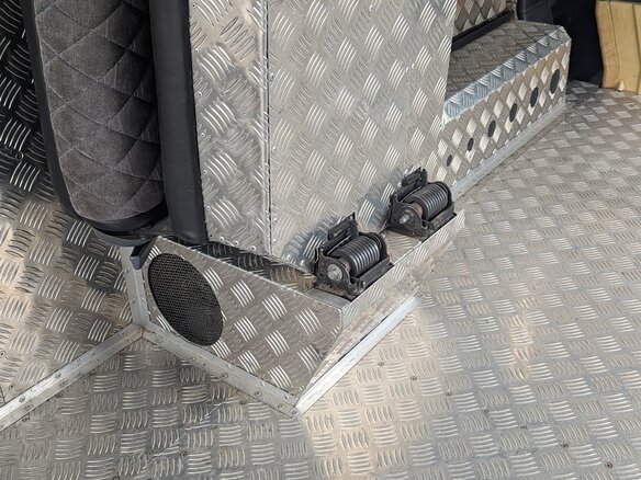 2005 Mercedes-Benz Sprinter, жёлтый, 3300000 рублей - вид 22