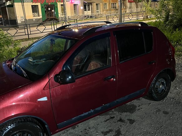 2012 Renault Sandero I, красный, 530000 рублей - вид 8