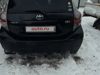 2014 Toyota Aqua I, чёрный, 700000 рублей, вид 2