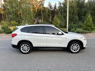 2017 BMW X1 18d sDrive II (F48), белый, 2500000 рублей, вид 4