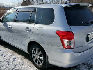 2009 Toyota Corolla Fielder X (E140, E150) Рестайлинг, серебристый, 800000 рублей, вид 4