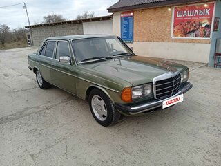1984 Mercedes-Benz W123 230, зелёный, 380000 рублей, вид 4