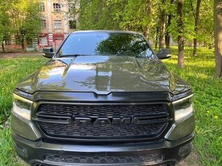 2021 Ram 1500 Crew Cab V, зелёный, 5825553 рублей, вид 4