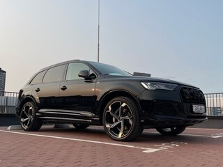 2020 Audi Q7 55 TFSI II (4M) Рестайлинг, чёрный, 4200000 рублей, вид 2