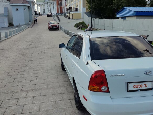 2002 Hyundai Accent II Рестайлинг, белый, 265000 рублей - вид 4