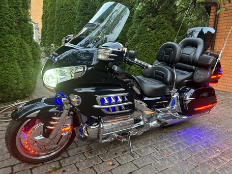 2009 Honda GL 1800 Gold Wing, синий, 1800000 рублей, вид 3