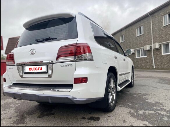 2013 Lexus LX 570 III Рестайлинг, белый, 4900000 рублей - вид 3