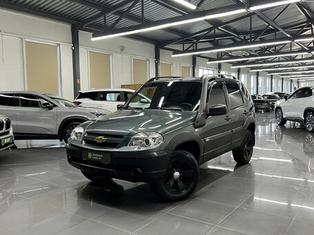 2018 Chevrolet Niva I Рестайлинг, зелёный, 995000 рублей, вид 1