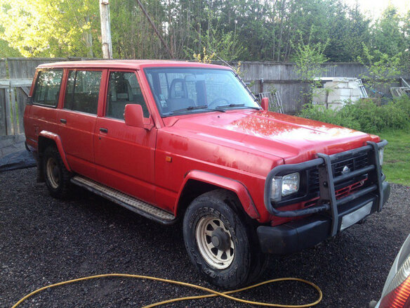 1992 Nissan Patrol III (K160, K260), красный - вид 1