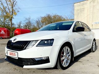 2018 Skoda Octavia III (A7) Рестайлинг, белый, 2500000 рублей, вид 3