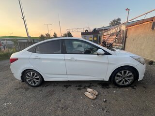 2015 Hyundai Solaris I Рестайлинг, белый, 500000 рублей, вид 2