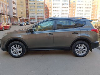 2014 Toyota RAV4 IV (XA40), коричневый, 2000000 рублей, вид 2
