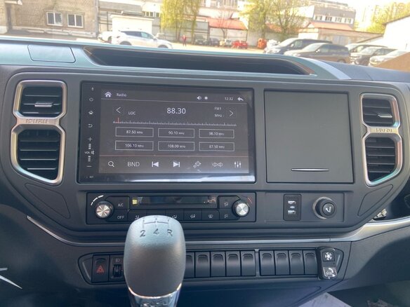 2026 Isuzu Elf (N-series), белый, 5090000 рублей - вид 12
