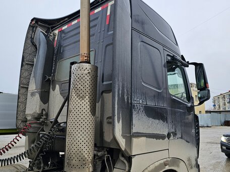 2011 Sinotruk Howo 6X4, чёрный, 2500000 рублей, вид 2
