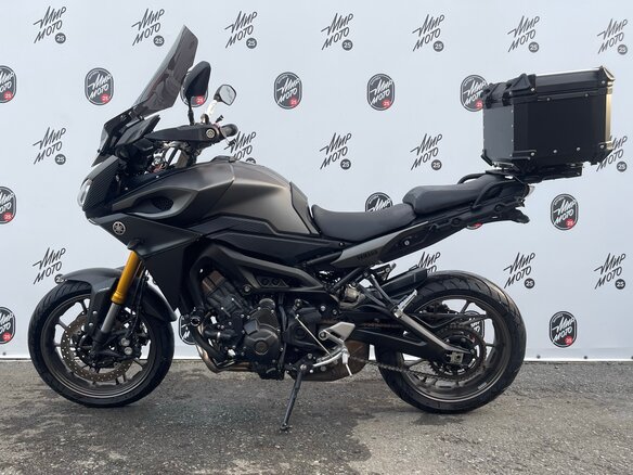 2016 Yamaha MT-09 Tracer (FJ-09), чёрный, 900000 рублей - вид 2