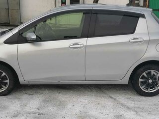 2017 Toyota Vitz III (XP130) Рестайлинг 2, серый, 870000 рублей, вид 2