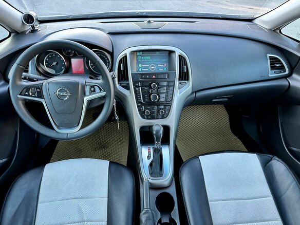 2011 Opel Astra J, белый, 700000 рублей - вид 8