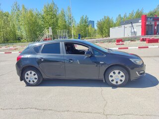2013 Opel Astra J Рестайлинг, чёрный, 650000 рублей, вид 3