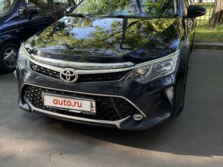 2017 Toyota Camry VII (XV50) Рестайлинг 2, чёрный, 1950000 рублей, вид 1