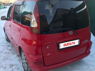 2003 Toyota FunCargo, красный, 427000 рублей, вид 4