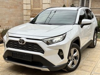 2021 Toyota RAV4 V (XA50), белый, 3600000 рублей, вид 2