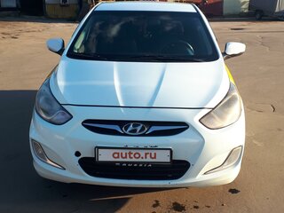 2013 Hyundai Solaris I, белый, 680000 рублей, вид 1