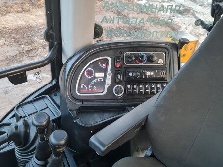 2017 JCB 4CX, 9200000 рублей, вид 4
