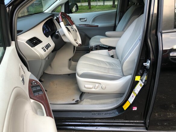 2012 Toyota Sienna III, чёрный, 2535000 рублей - вид 6