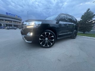 2016 Toyota Land Cruiser 200 Series Рестайлинг 2, чёрный, 6700000 рублей, вид 4
