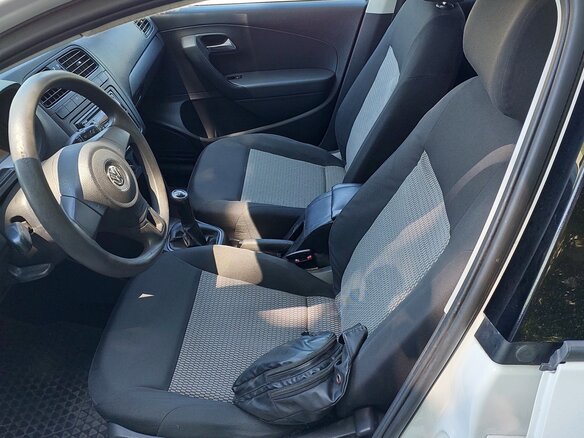 2011 Volkswagen Polo V, белый, 830000 рублей - вид 8