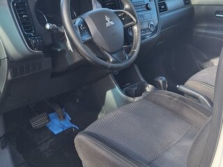 2013 Mitsubishi Outlander III, белый, 1200000 рублей, вид 3