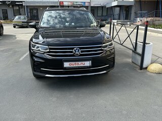 2021 Volkswagen Tiguan II Рестайлинг, чёрный, 4000000 рублей, вид 2