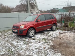 2006 Ford Fusion I Рестайлинг, красный, 400000 рублей, вид 4