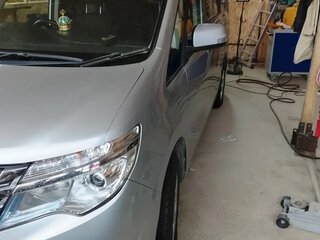 2013 Nissan Serena IV (C26), серый, 900000 рублей, вид 4