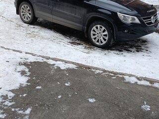 2010 Volkswagen Tiguan I, чёрный, 1300000 рублей, вид 1