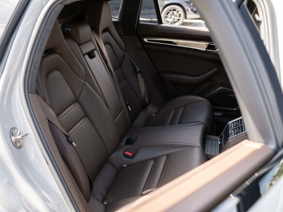 2019 Porsche Panamera 4 Sport Turismo II, серый - вид 10