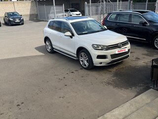 2012 Volkswagen Touareg II, белый, 1900000 рублей, вид 2
