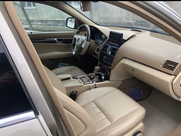 2007 Mercedes-Benz C-Класс 350 III (W204), бежевый, 750000 рублей - вид 3