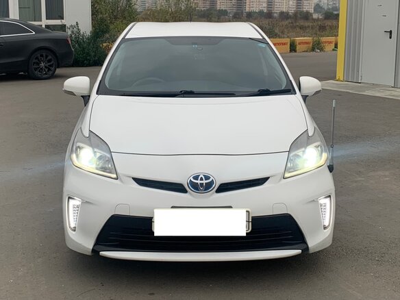 2012 Toyota Prius III Рестайлинг (XW30), белый, 1450000 рублей - вид 3