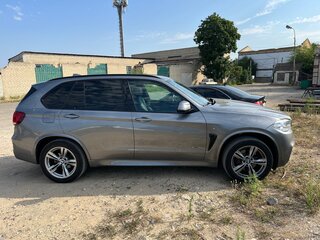 2017 BMW X5 30d III (F15), серый, 4100000 рублей, вид 3