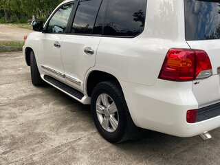 2015 Toyota Land Cruiser 200 Series Рестайлинг 1, белый, 4800000 рублей, вид 4