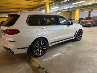 2022 BMW X7 40d I (G07), белый, 9800000 рублей, вид 5