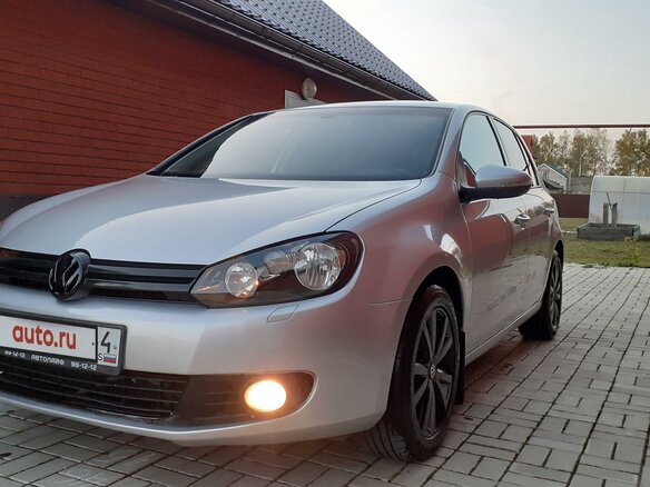 2011 Volkswagen Golf VI, серебристый - вид 2