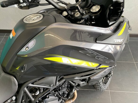 2025 Benelli TRK 702 X, серый, 789000 рублей - вид 8