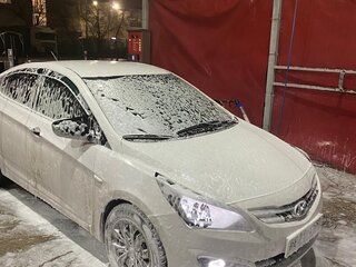 2015 Hyundai Solaris I Рестайлинг, белый, 450000 рублей, вид 3