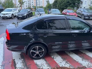 2013 Skoda Octavia II (A5) Рестайлинг, чёрный, 1199000 рублей, вид 5
